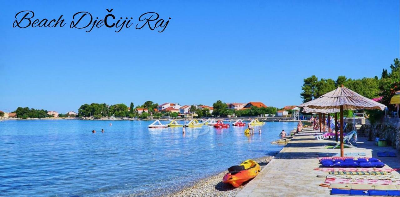 Apartmani Ana Sukosan Bagian luar foto